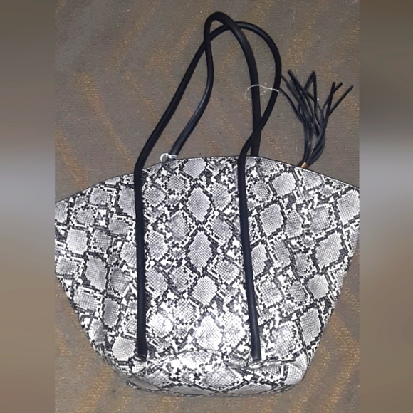 Large snake print purse brand new never used - Picture 2 of 5